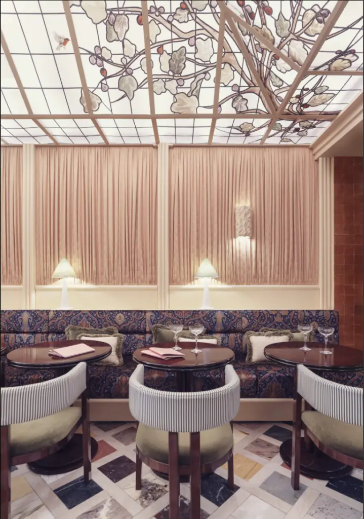 Verrière en vitrail conçue pour le restaurant Grupomimo, Paris.
