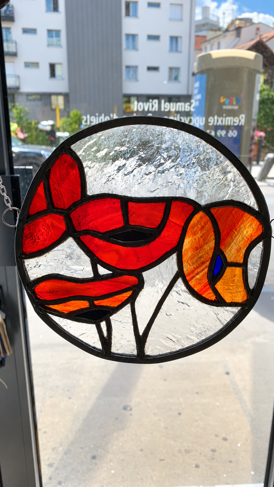 Vitrail circulaire aux coquelicots réalisé pendant les cours Tiffany de l’Atelier Cocoroca.